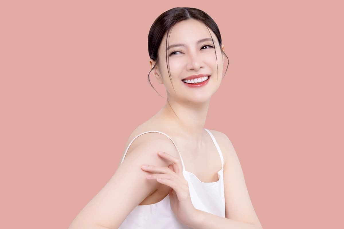 https://web-sinoite-si20.shinzui.co.id/app/uploads/2025/09/smooth-and-bright-skin.webp
